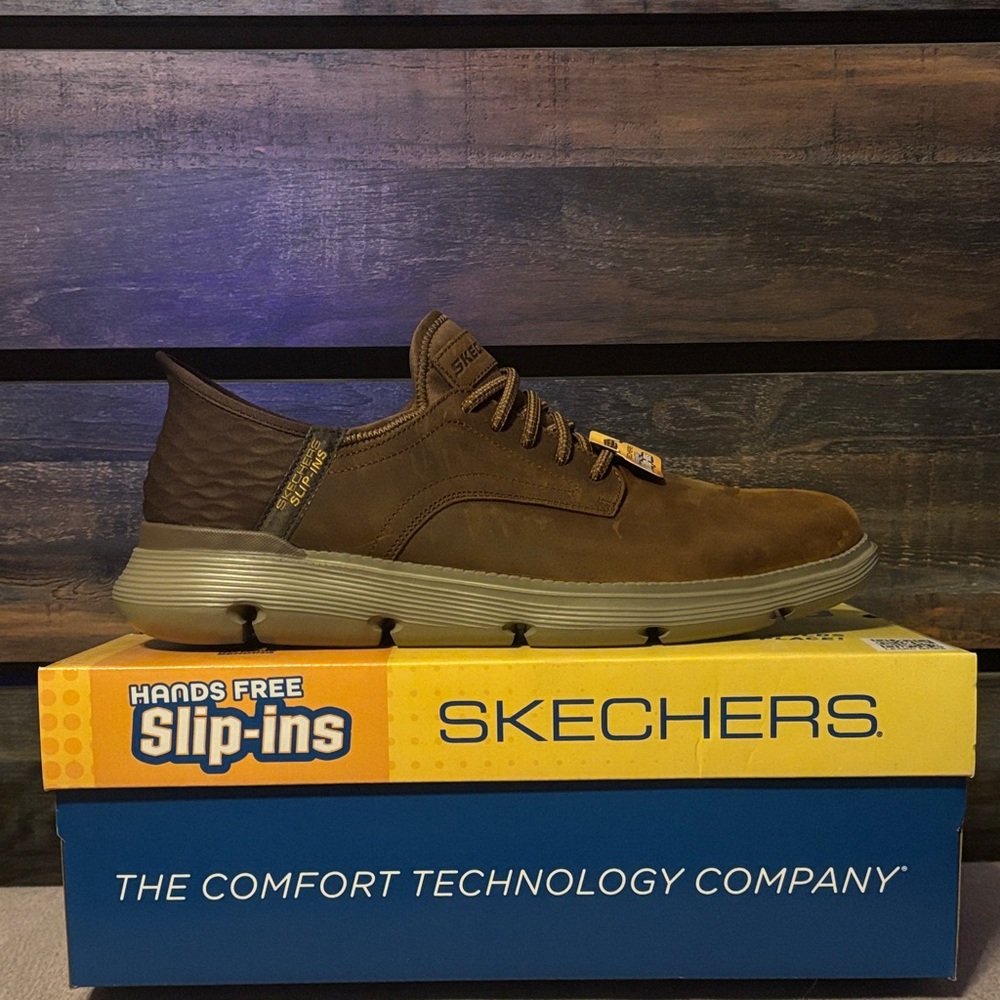 NEW! Skechers Mens Garza Hands-Free Slip-In Loafers
Size 13